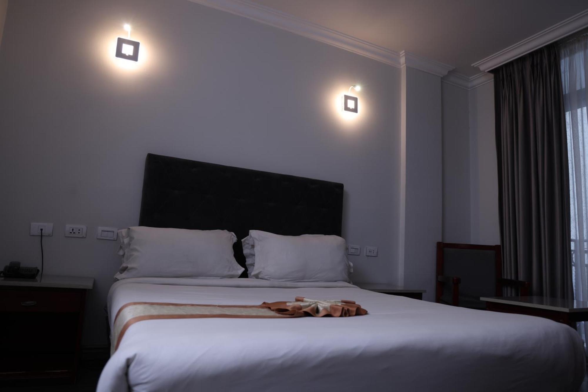 Trinity Hotel Аддис-Абеба Екстер'єр фото